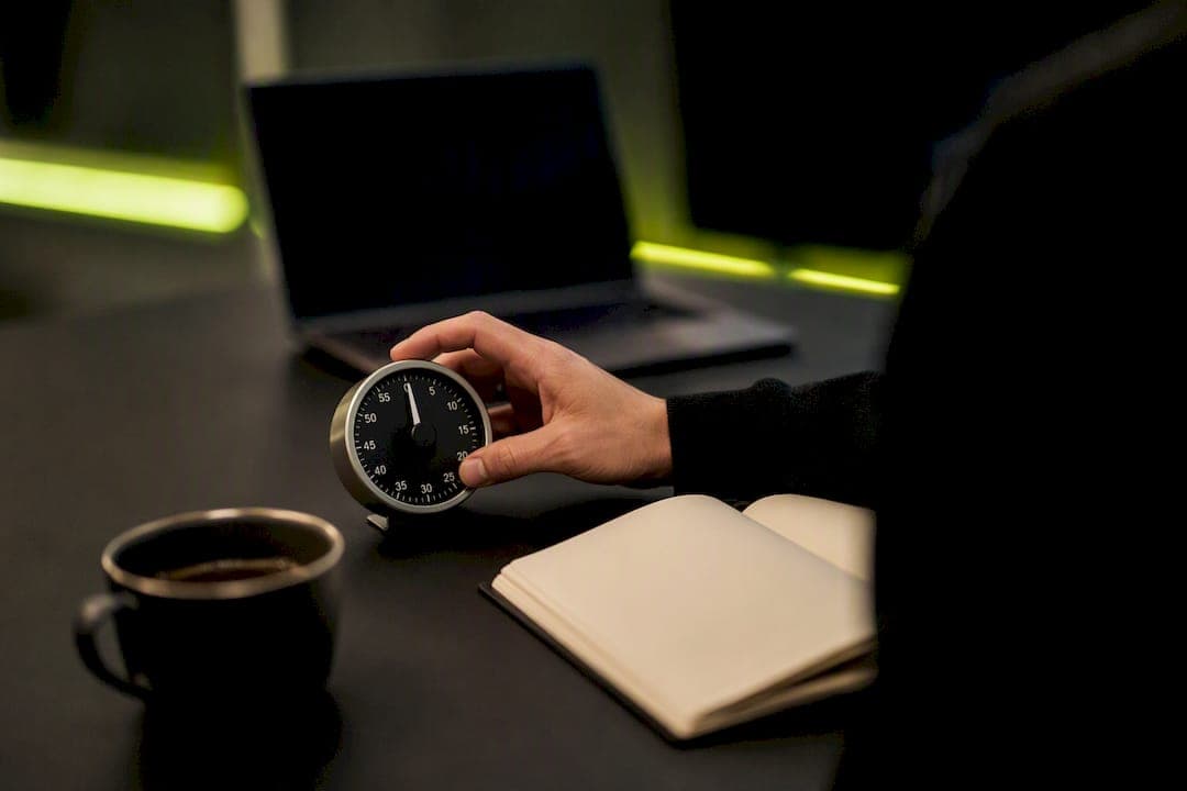 Find Out in an Hour: Founders Test Traffic With Hourly Ad Auctions